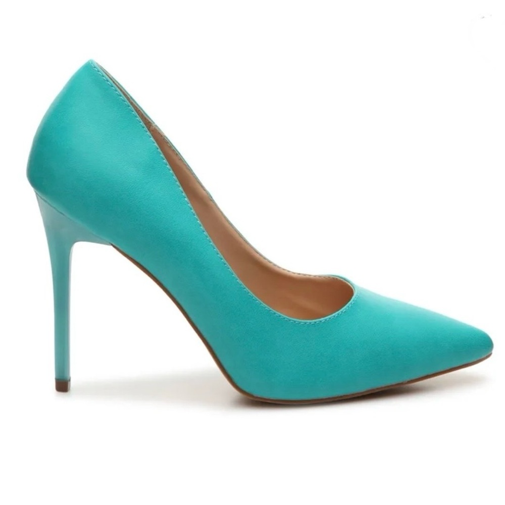 Penny loves Kenny Turquoise Opus Pumps
Size 9.5